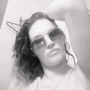 Meet your Posher, Brittney